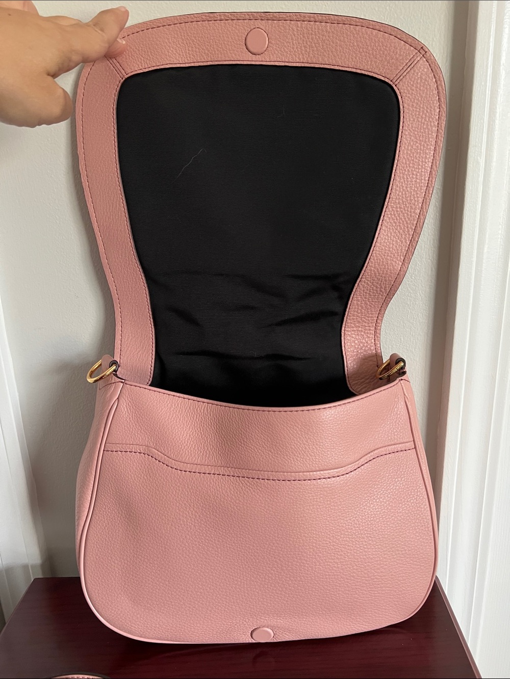Marc Jacobs New York Blush Pink Pebbled Leather Crossbody with Gold Hardware - Picture 9 of 16
